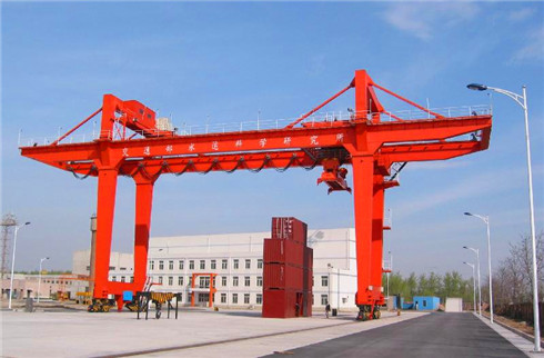 軌道式集裝箱門式起重機(jī)